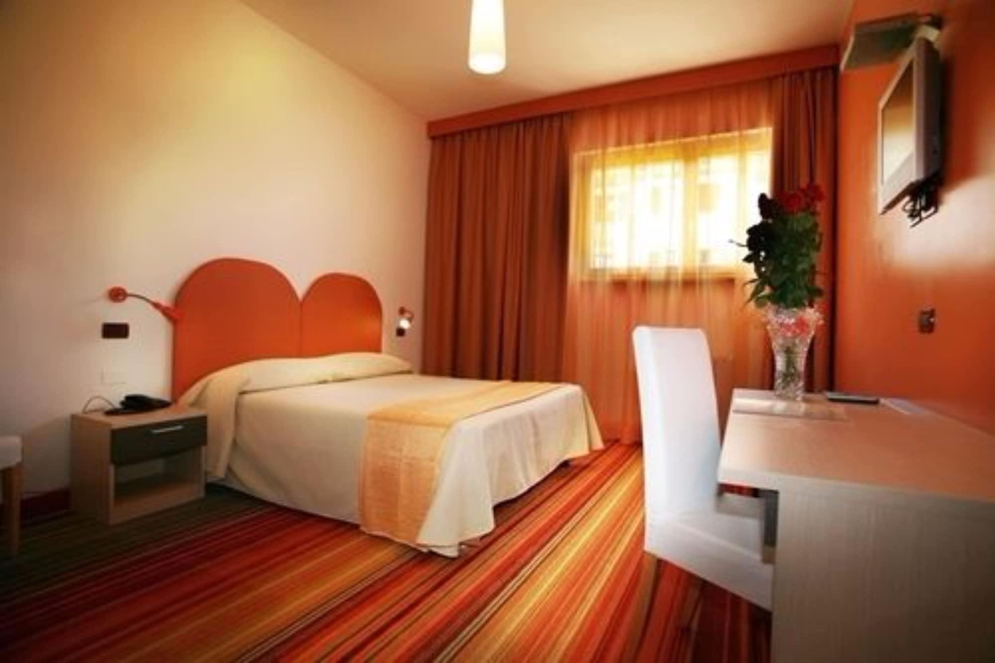 Hi Hotels Sirmione - Lakeview Pool Экстерьер фото