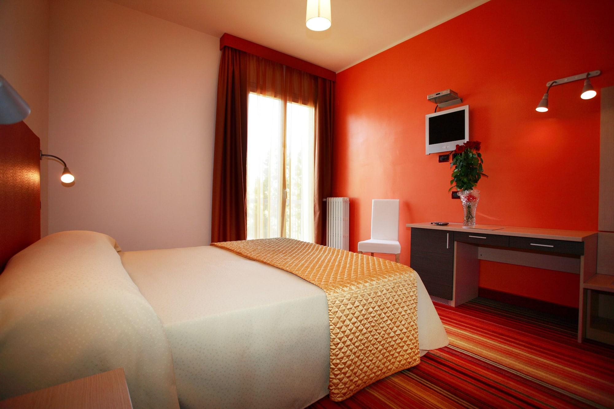 Hi Hotels Sirmione - Lakeview Pool Экстерьер фото