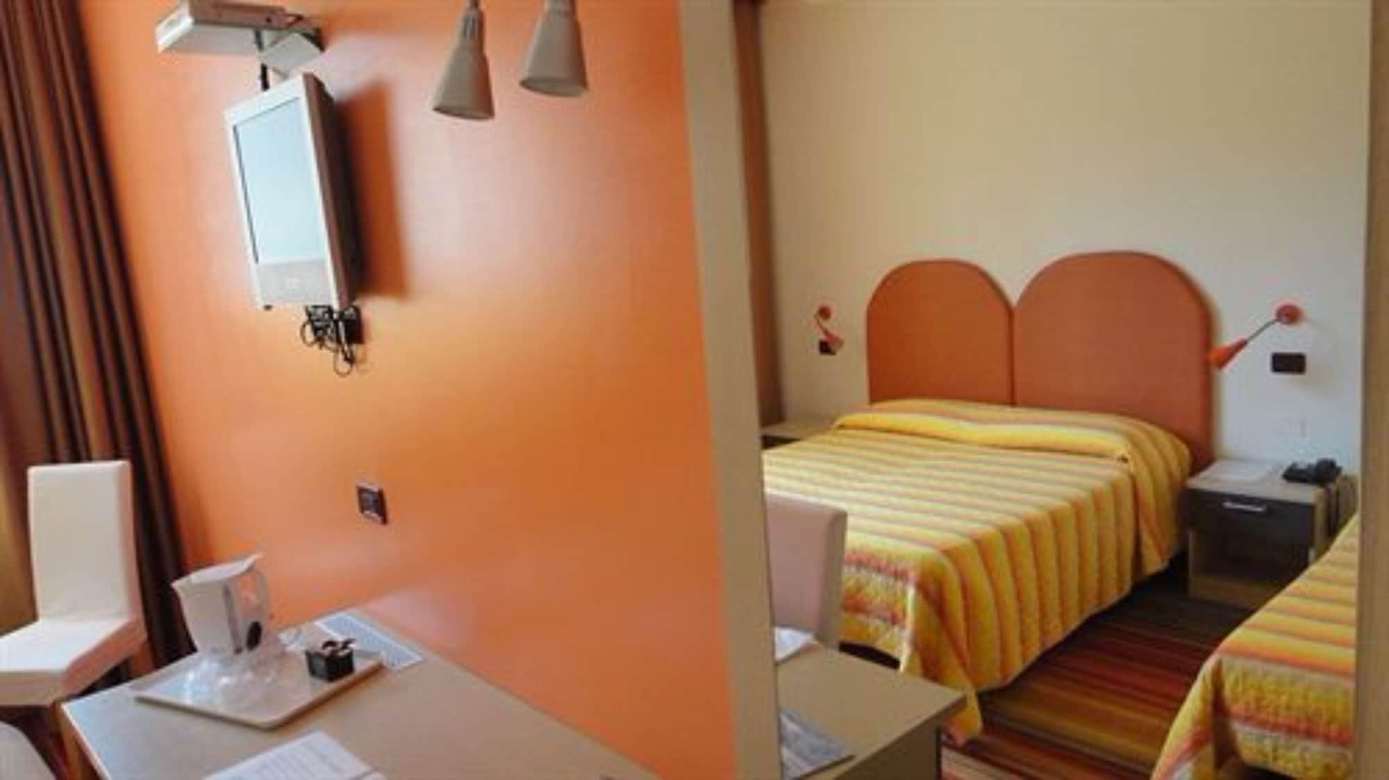 Hi Hotels Sirmione - Lakeview Pool Экстерьер фото