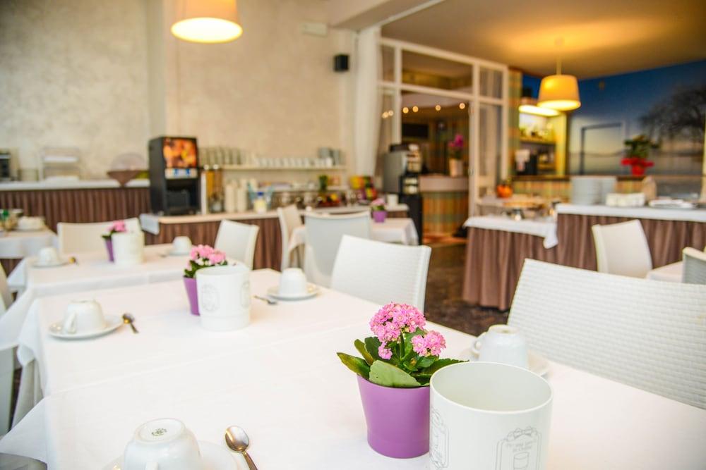 Hi Hotels Sirmione - Lakeview Pool Экстерьер фото