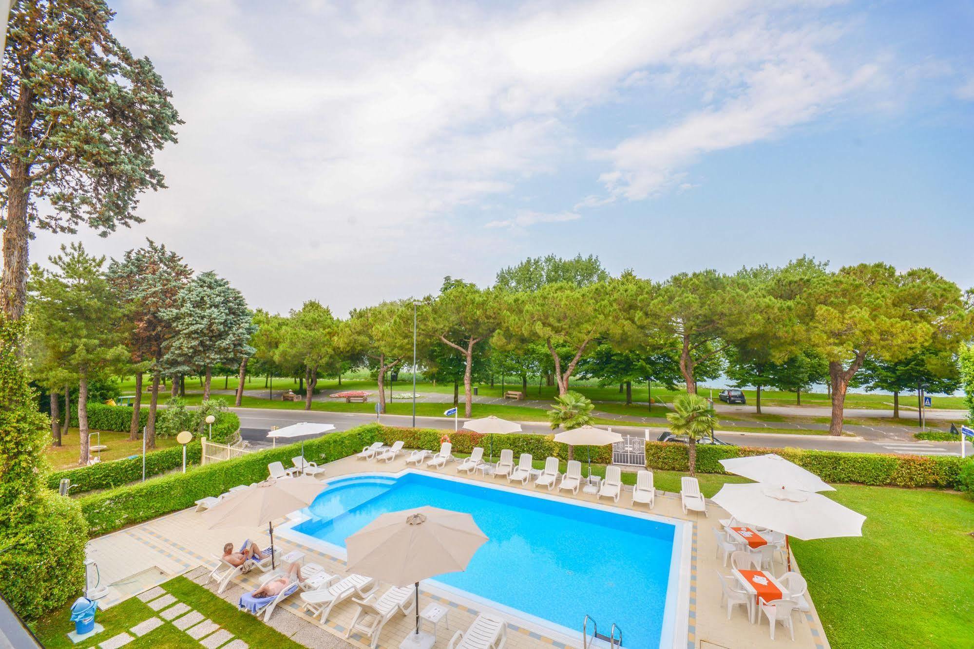 Hi Hotels Sirmione - Lakeview Pool Экстерьер фото