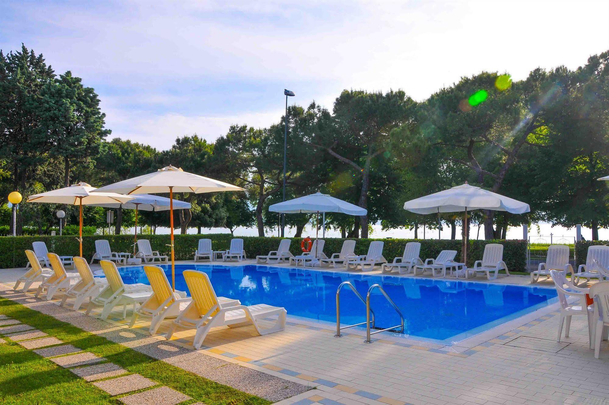Hi Hotels Sirmione - Lakeview Pool Экстерьер фото